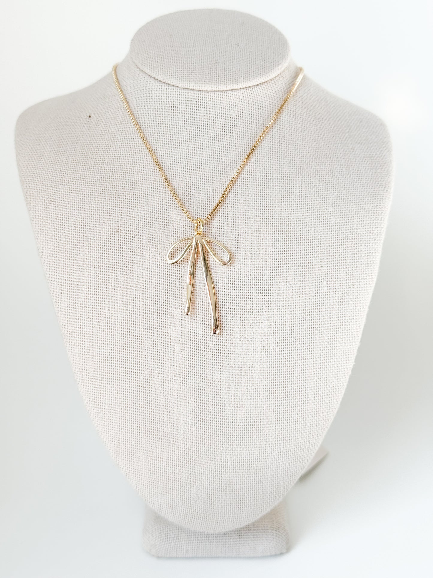 Bow Necklace